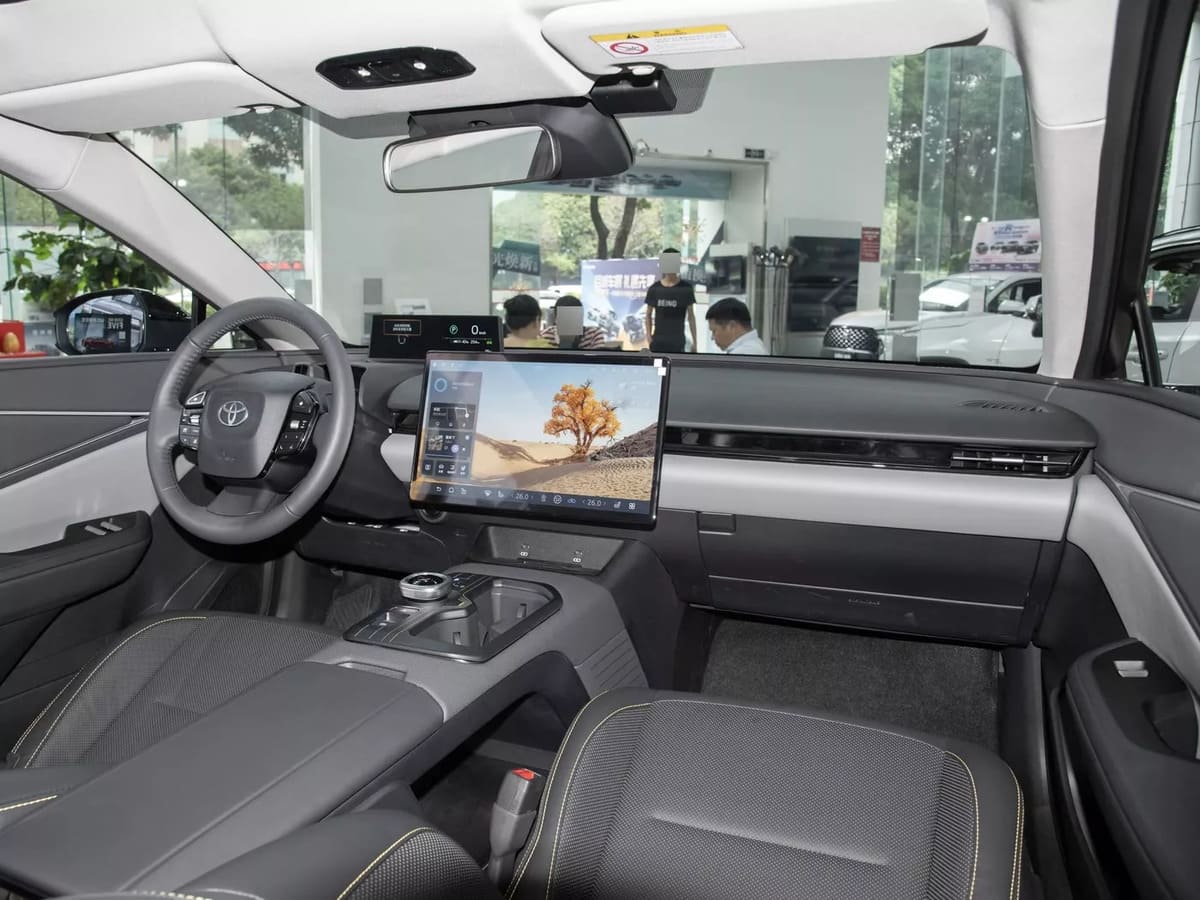 Toyota bZ5: El SUV eléctrico que quiere destronar al Model Y 5 Toyota bZ5 tablero
