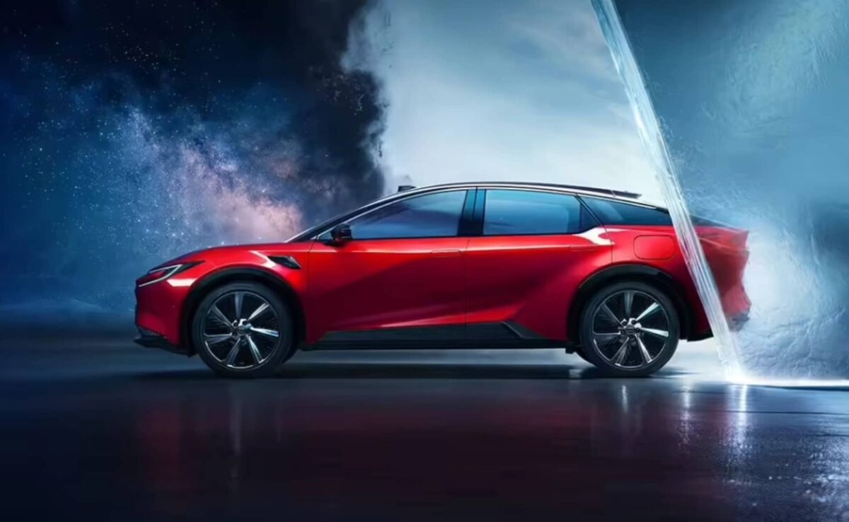 Toyota bZ5: El SUV eléctrico que quiere destronar al Model Y 6 Toyota bZ5 lateral