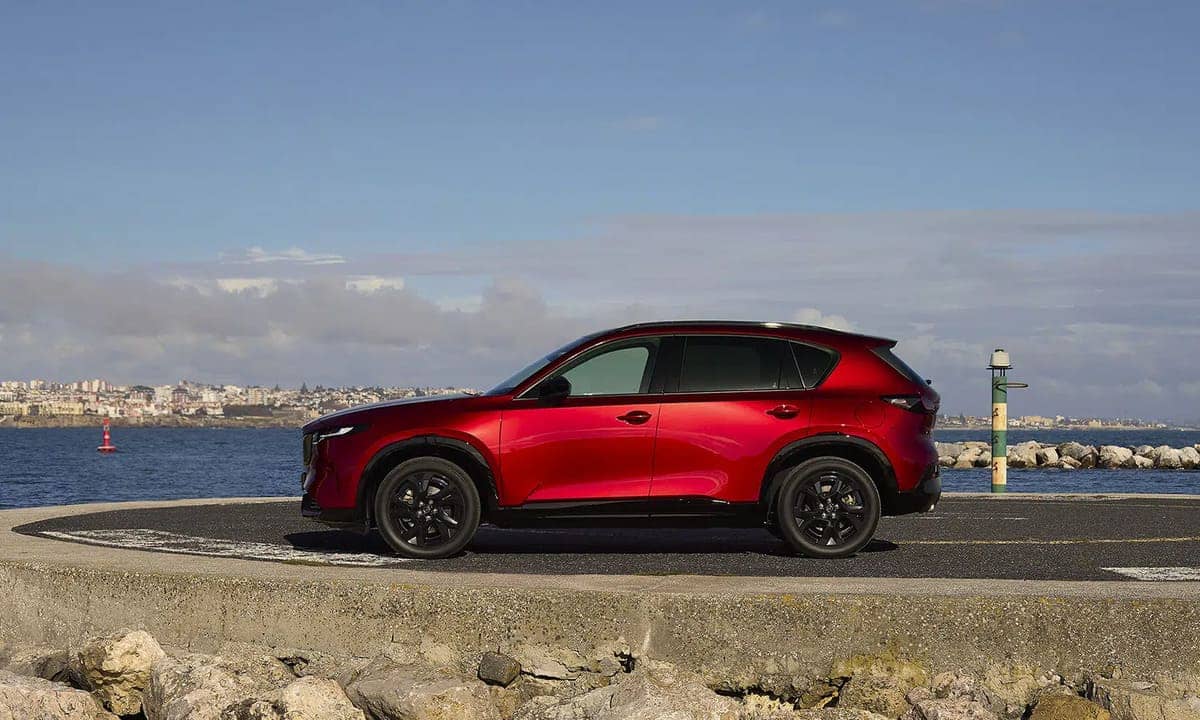 Nuevo Mazda CX-5 2026: Precios y Características del SUV japonés que crece en tamaño, tecnología y eficiencia 3 Nuevo Mazda CX-5 2026 lateral