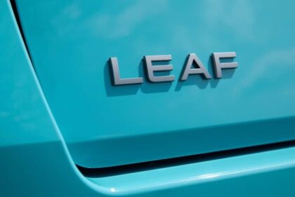 Nissan Leaf 2026: el eléctrico más accesible con 604 km de autonomía vuelve