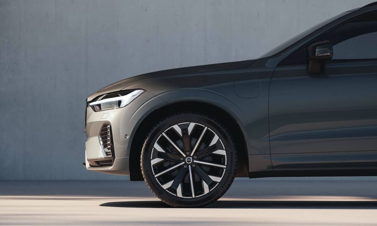 Volvo llama a revisión sus modelos híbridos y eléctricos por fallo en el sistema de frenado regenerativo 4 Volvo XC60 2025 rines