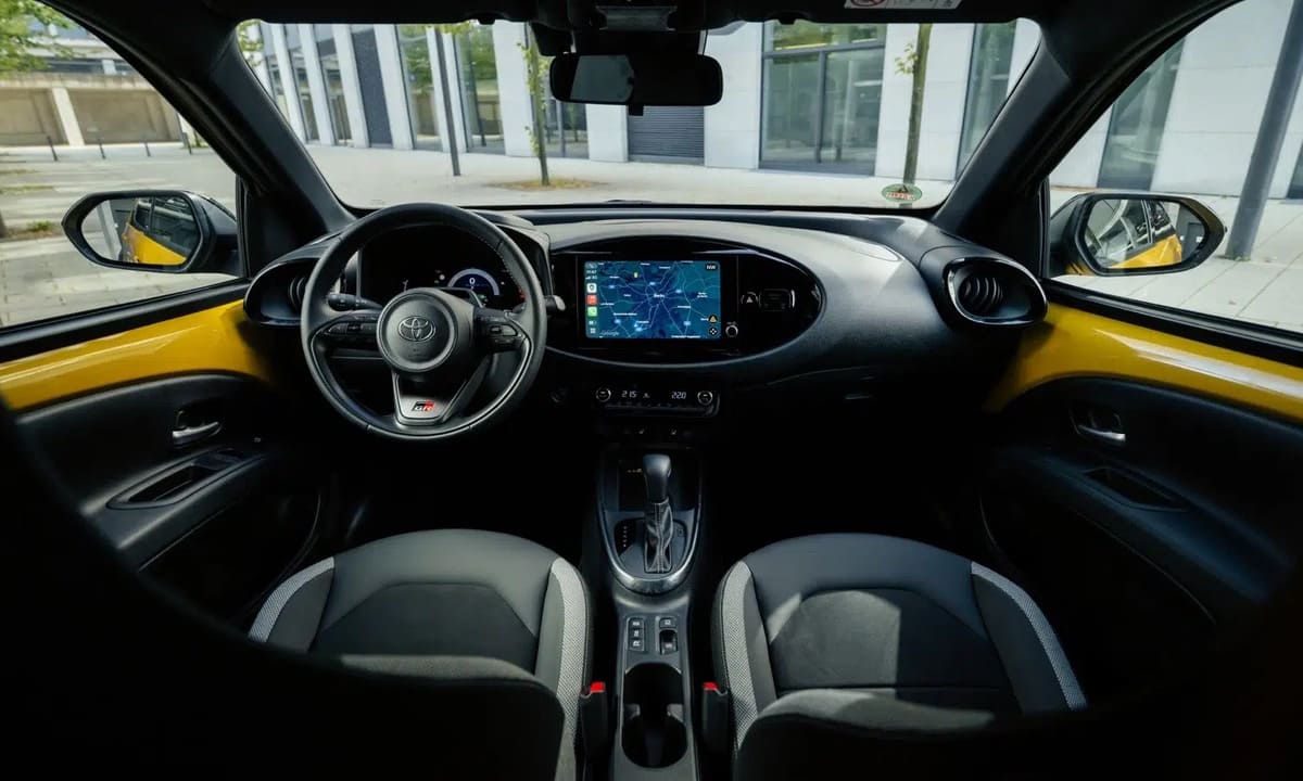 Toyota Aygo X Cross Hybrid 0004