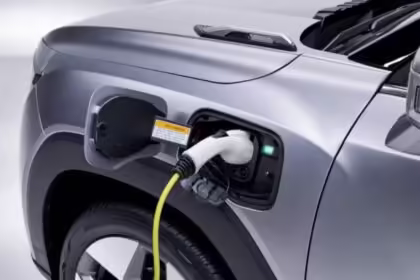 Híbridos enchufables PHEV: su contaminación es similar a la de los de gasolina