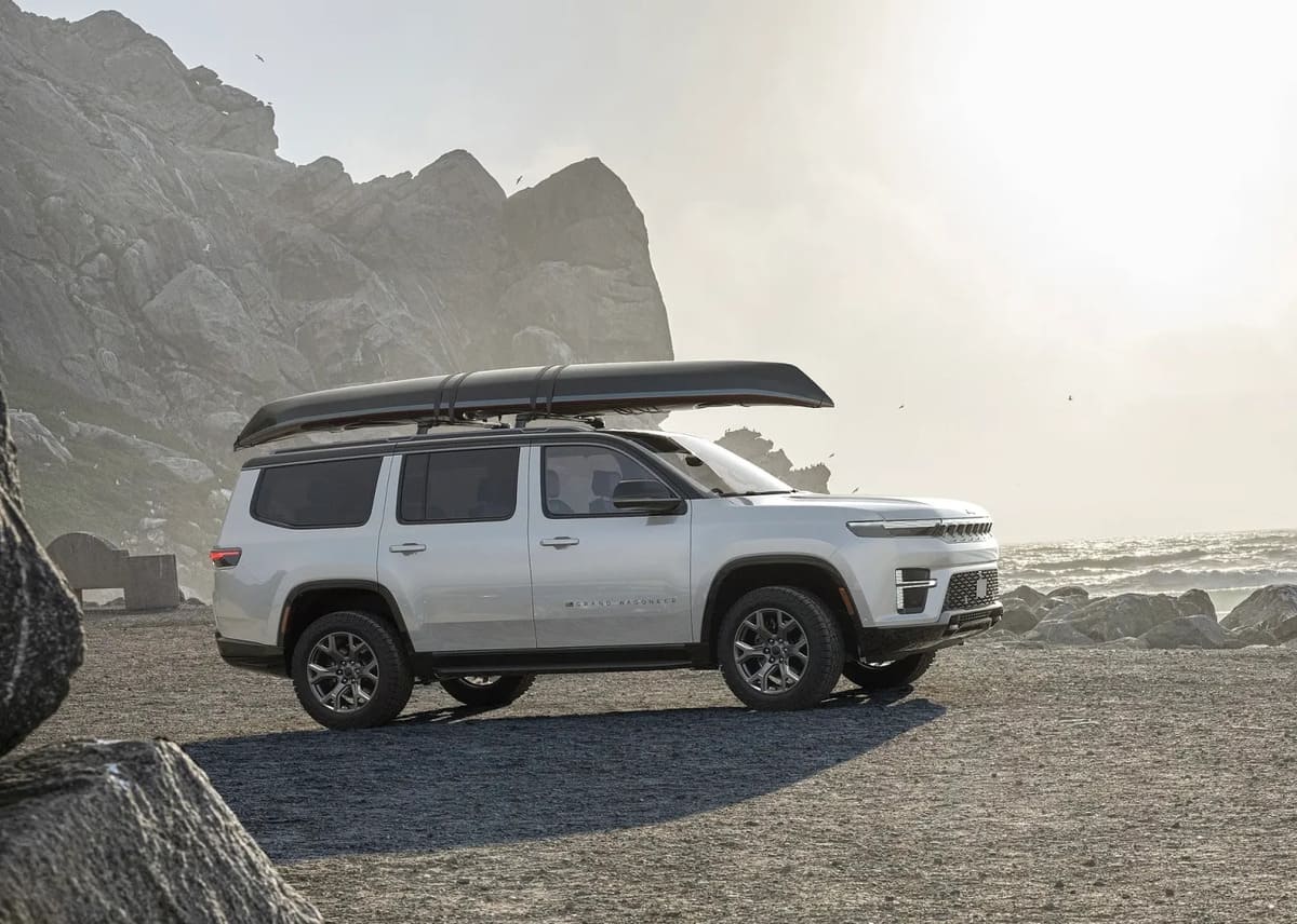 Jeep Grand Wagoneer 2026: el SUV más lujoso de Jeep se reinventa por completo 3 Jeep Grand Wagoneer 2026 2