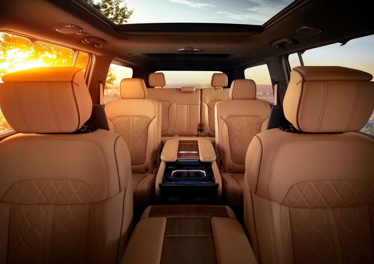 Jeep Grand Wagoneer 2026: el SUV más lujoso de Jeep se reinventa por completo 4 Jeep Grand Wagoneer 2026 1