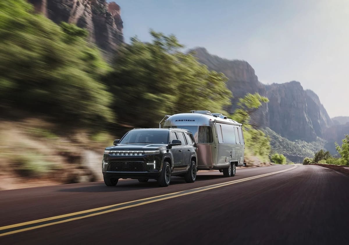 Jeep Grand Wagoneer 2026: el SUV más lujoso de Jeep se reinventa por completo 5 Jeep Grand Wagoneer 2026 3