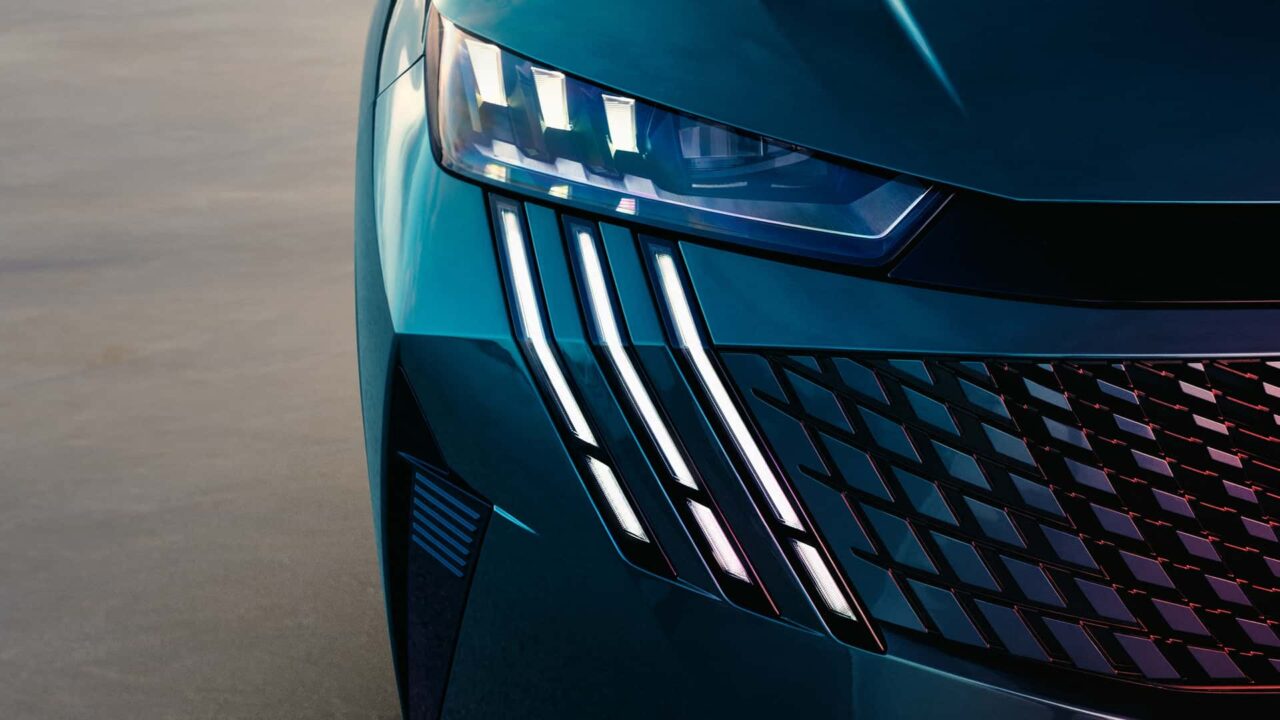 Peugeot e-3008 2024 iluminación