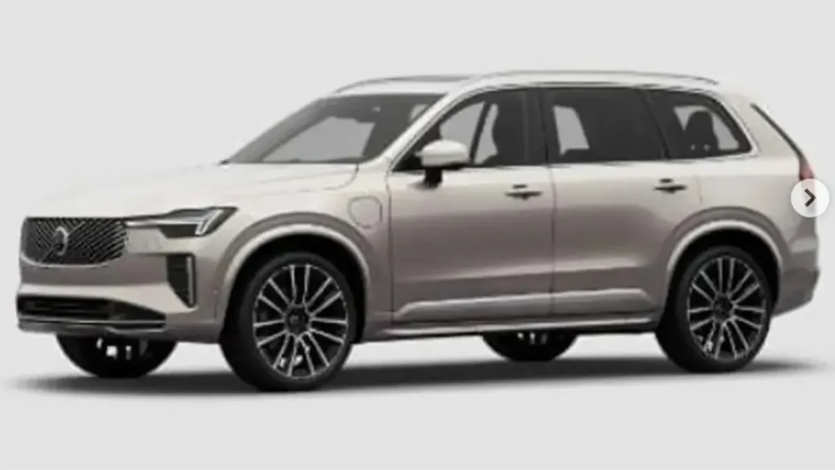 Detectan un fallo en el portón trasero del Volvo XC90: que puede hacer que caiga de forma repentina 2 Volvo XC90 2025 lateral filtrado