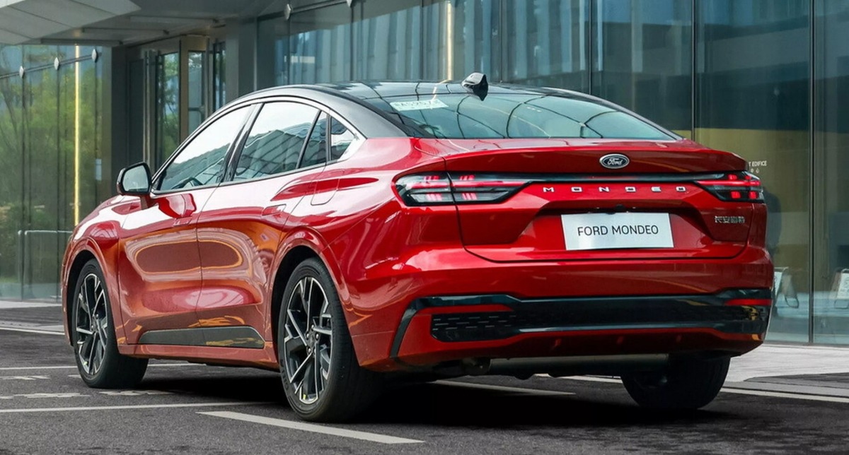 Ford Mondeo 2026: el sedán que se resiste a desaparecer y renace en China 3 Ford Mondeo 2026 China 001