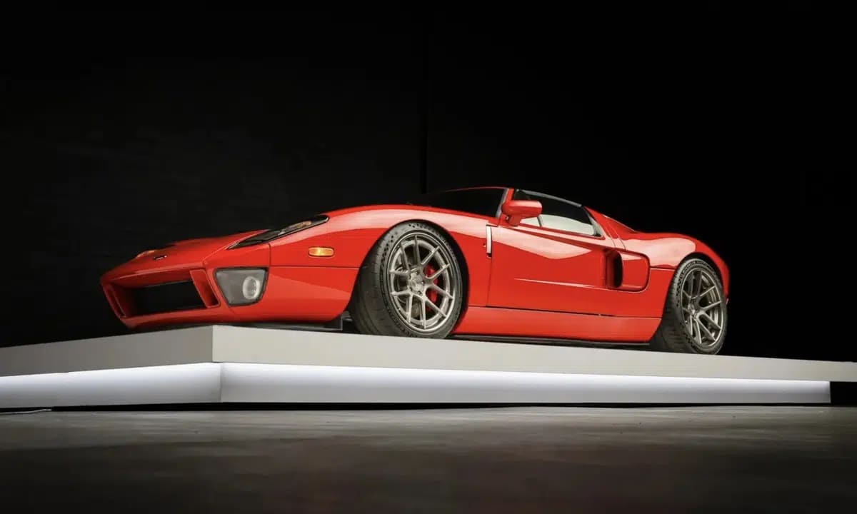 Ford GT de Paul Walker a subasta: vuelve locos a fanaticos y coleccionistas 3 Ford GT 2005 Paul Walker a subasta 0008