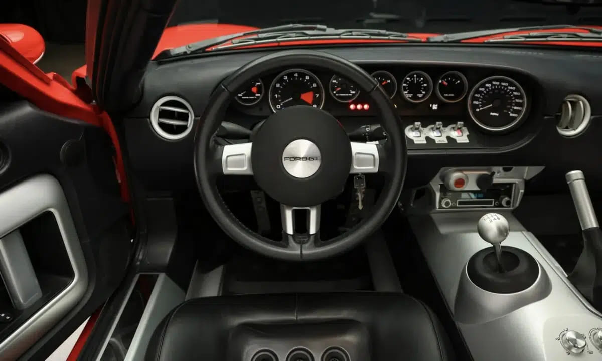 Ford GT de Paul Walker a subasta: vuelve locos a fanaticos y coleccionistas 7 Ford GT 2005 Paul Walker a subasta 0004